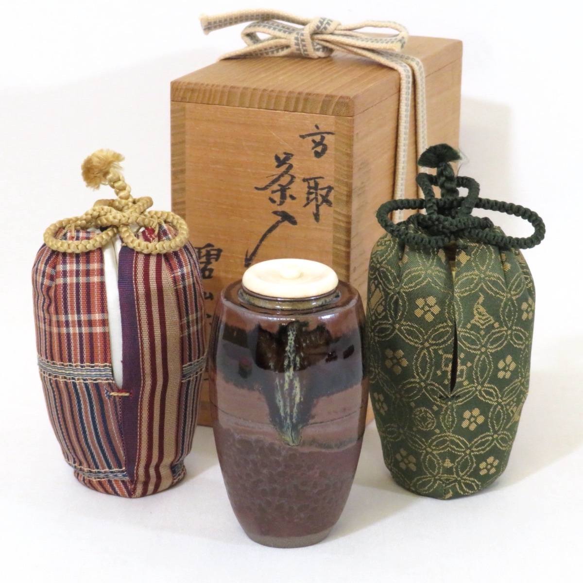 【年末の特売品】 鬼丸碧山作 高取焼 肩衝茶入 眼鏡箱 宗薫緞子 弥三右衛門間道 茶道具 【中古 美品】