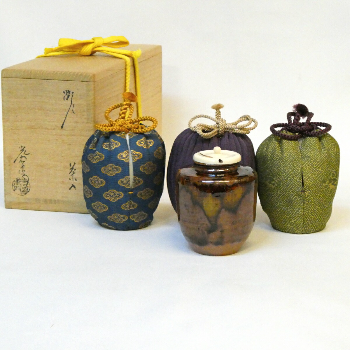 【虫喰上蓋】山十窯 加藤光右衛門作 瀬戸 茶入 眼鏡箱 仕覆二つ 御物袋添 花兎緞子 木瓜花紋 茶道具 【中古 美品】