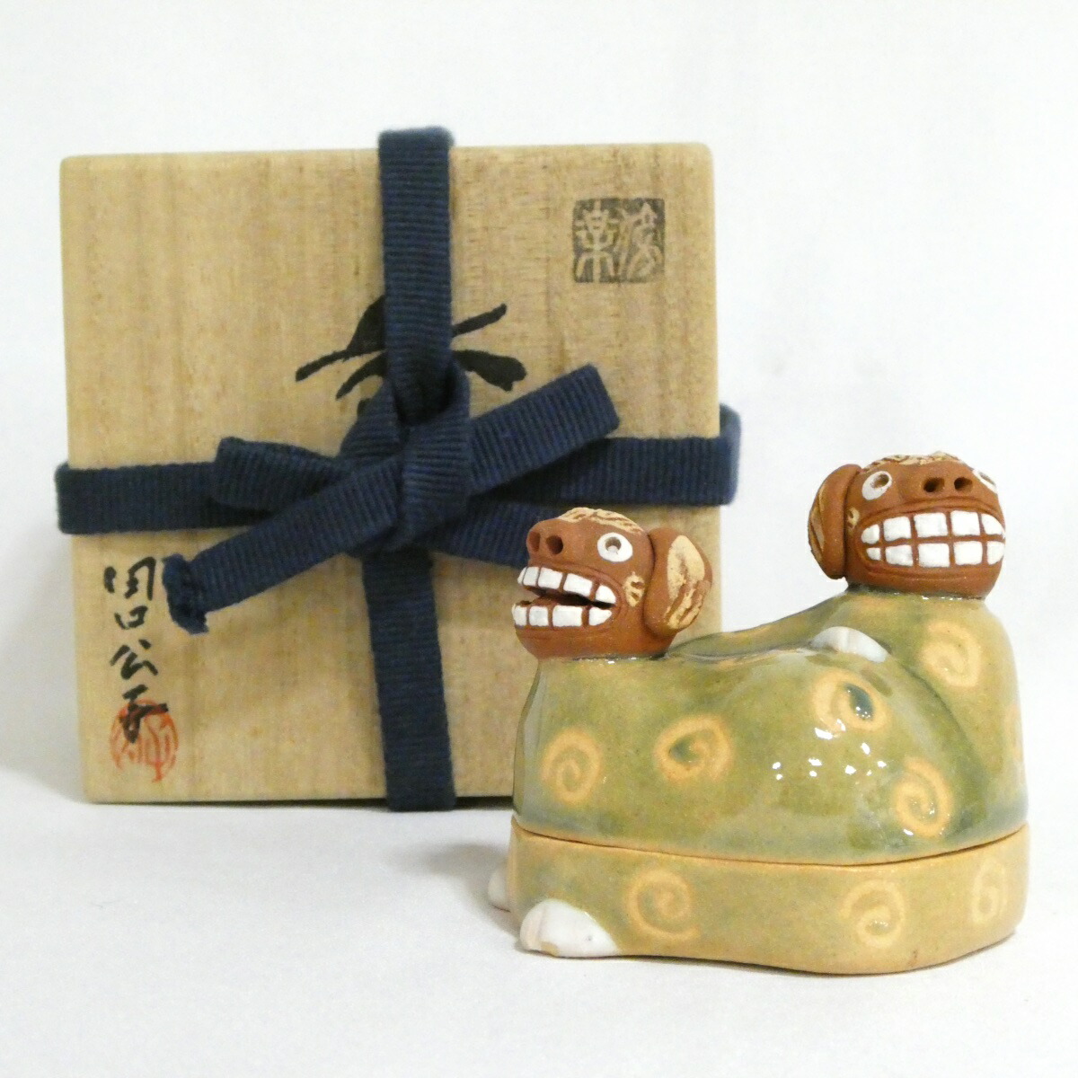 【七月の特売品】楽傍窯 田口公子作 獅子舞香合【中古 美品】