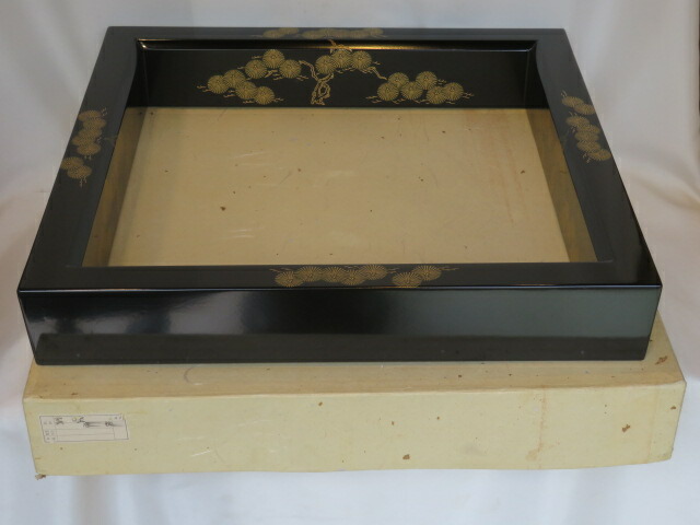 （八月◆特売品）唐松蒔絵 黒真塗炉縁 木製老松 茶道具【税込・送料込】【中古・未使用】