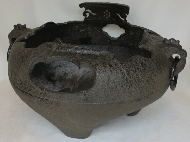 （八月◆特売品）東大阪市 あじろ鉄製 鉄欠風炉 やつれ風炉 名残 窶風炉〈税込・送料込〉【中古・未使用】