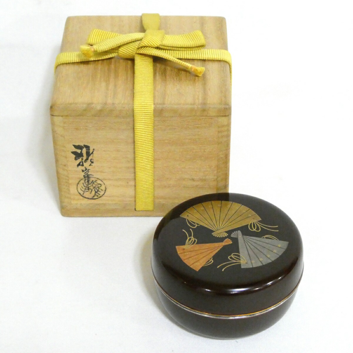 【尋牛斎宗匠書付】山中塗 前端雅峯（二代春斎）作 檜扇マキエ 内銀 タメ香合 茶道具【中古 美品】