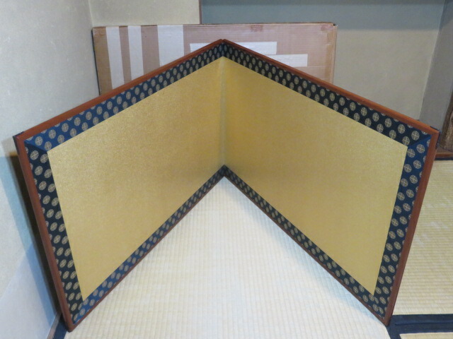 （十月◆特売品）金具付潤塗縁 唐松裂金砂子 両面使 二尺 京間用風炉先 〈税込・送料込〉【中古・美品】