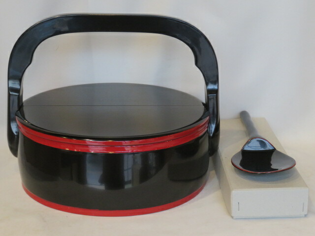 (十一月◆特売品)木製真塗 即中斎好写 爪紅 夏用手付飯器 杓文字付〈税込・送料込〉【中古・未使用】