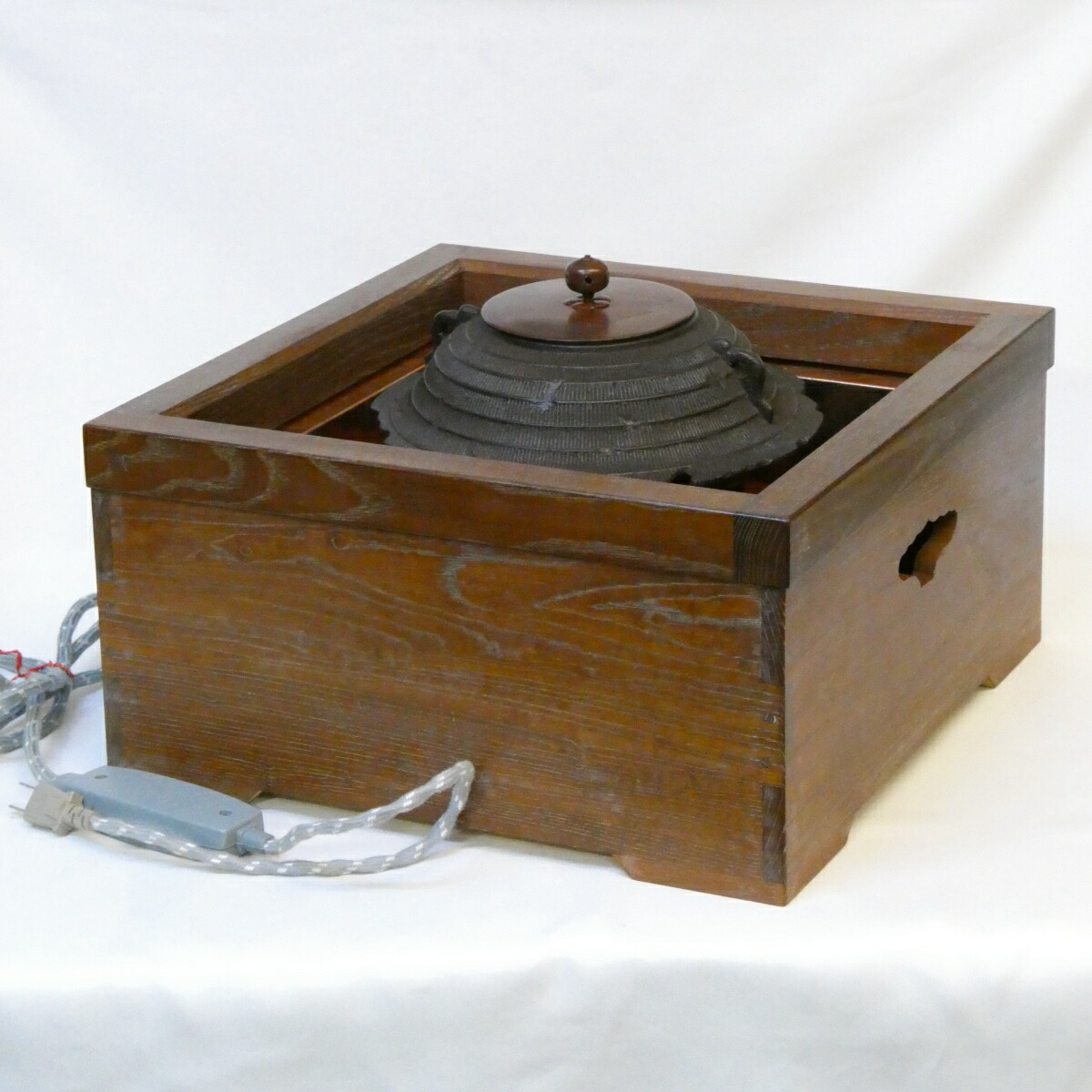 【十一月の特売品】女桑置炉と笠形 置炉釜と野々田電熱器600W フルセット 茶道具【中古 美品】