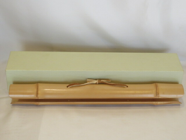 (十二月◆特売品)軸巻上げ 国産竹製 鹿皮紐〈税込・送料込〉【中古・美品】