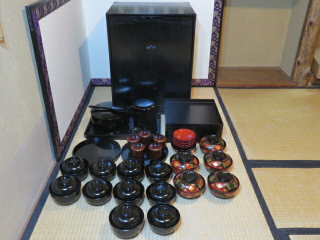 (十一月◆特売品)木製本漆塗懐石道具一式 黒塗木箱入〈税込・送料込〉【中古・未使用】