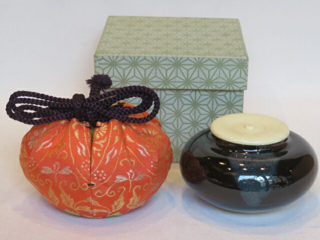 （十二月◆特売品）景山作 長緒お稽古用! ラクト蓋 大海茶入 〔樹脂蓋〕〈税込・送料込〉【中古・美品】