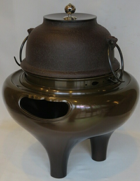 (新春)金谷浄雲作 唐銅朝鮮風炉「極上長足」 高橋敬典作 真形羽釜添「南鐐撮」〈税込・送料込〉【中古・未使用】