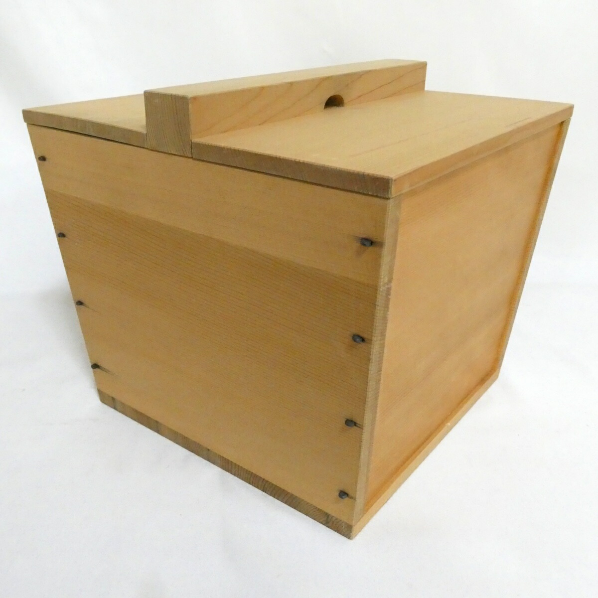 【三月の特売品】利休好写 木曽檜 釣瓶水指 茶道具（１）【中古  美品】