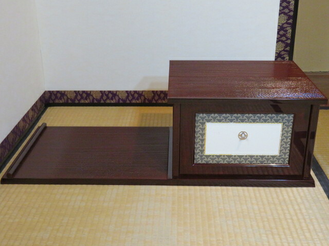 （弥生）石川県 輪島塗 橋田勝博作作 即中斎好写 木製溜塗糸目 小袋棚【税込・送料込】【中古・未使用】