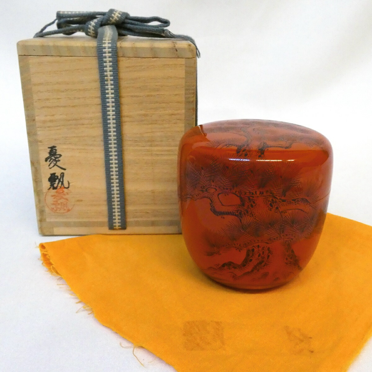 【四月の特売品】憂瓢作 朱塗 老松蒔絵 沈黒 中棗 茶道具【中古 美品】