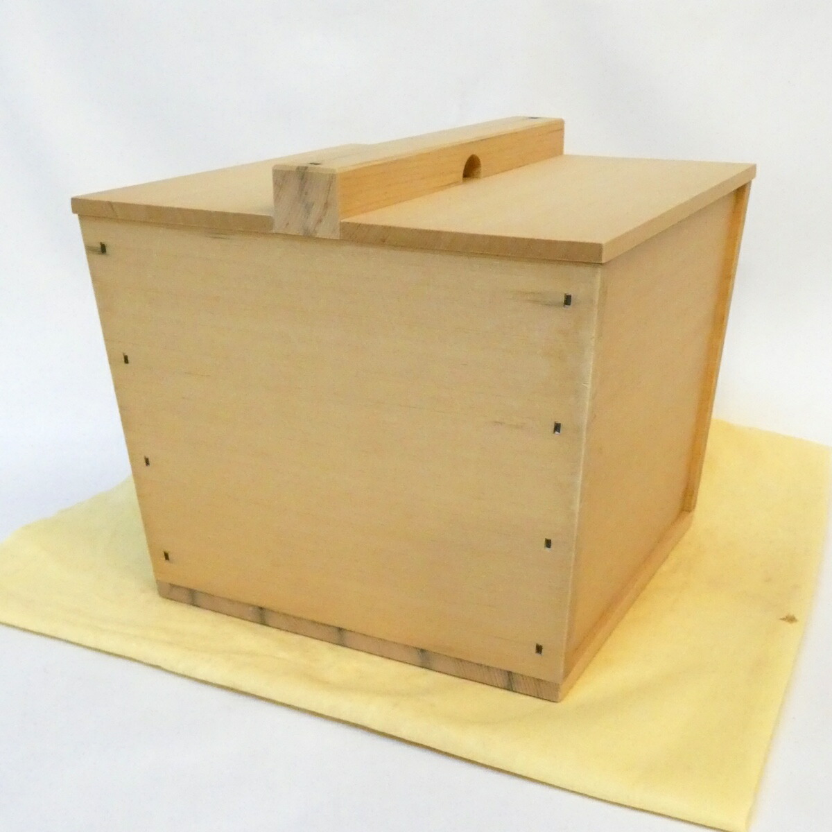 【五月の特売品】指物師 波多野匠斎作 利休好写 木曽檜 釣瓶水指 茶道具【中古】