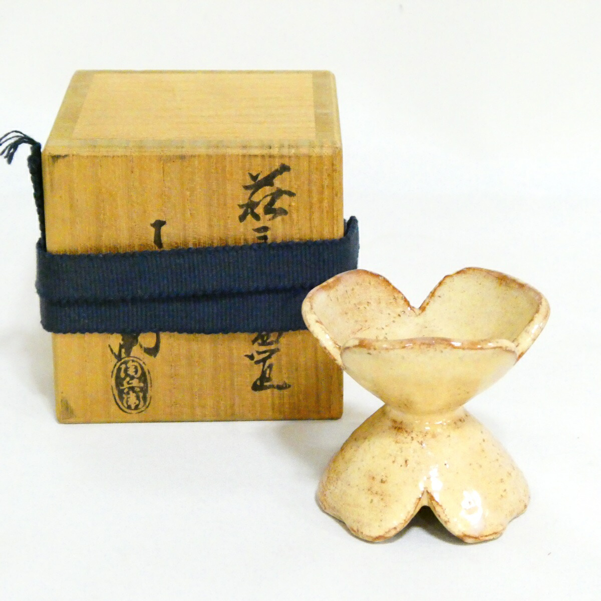 【萩の名工】十二代 田原陶兵衛作 三葉 蓋置 七種蓋置 茶道具【中古 美品】