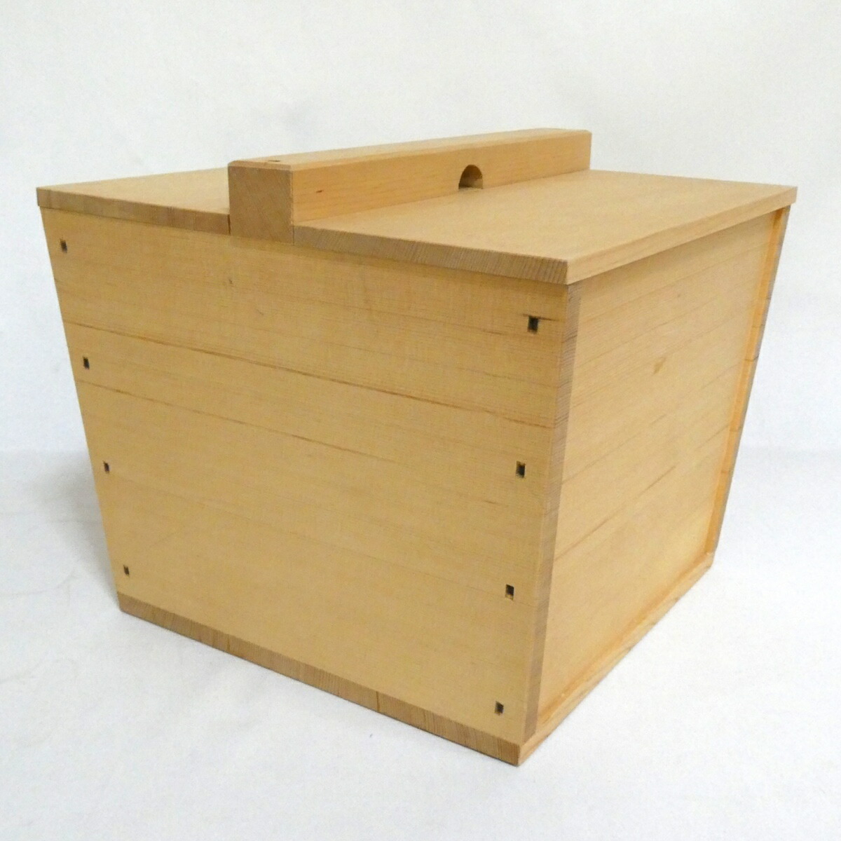 【六月の特売品】指物師 波多野匠斎作 利休好写 木曽檜 釣瓶水指 茶道具【中古】
