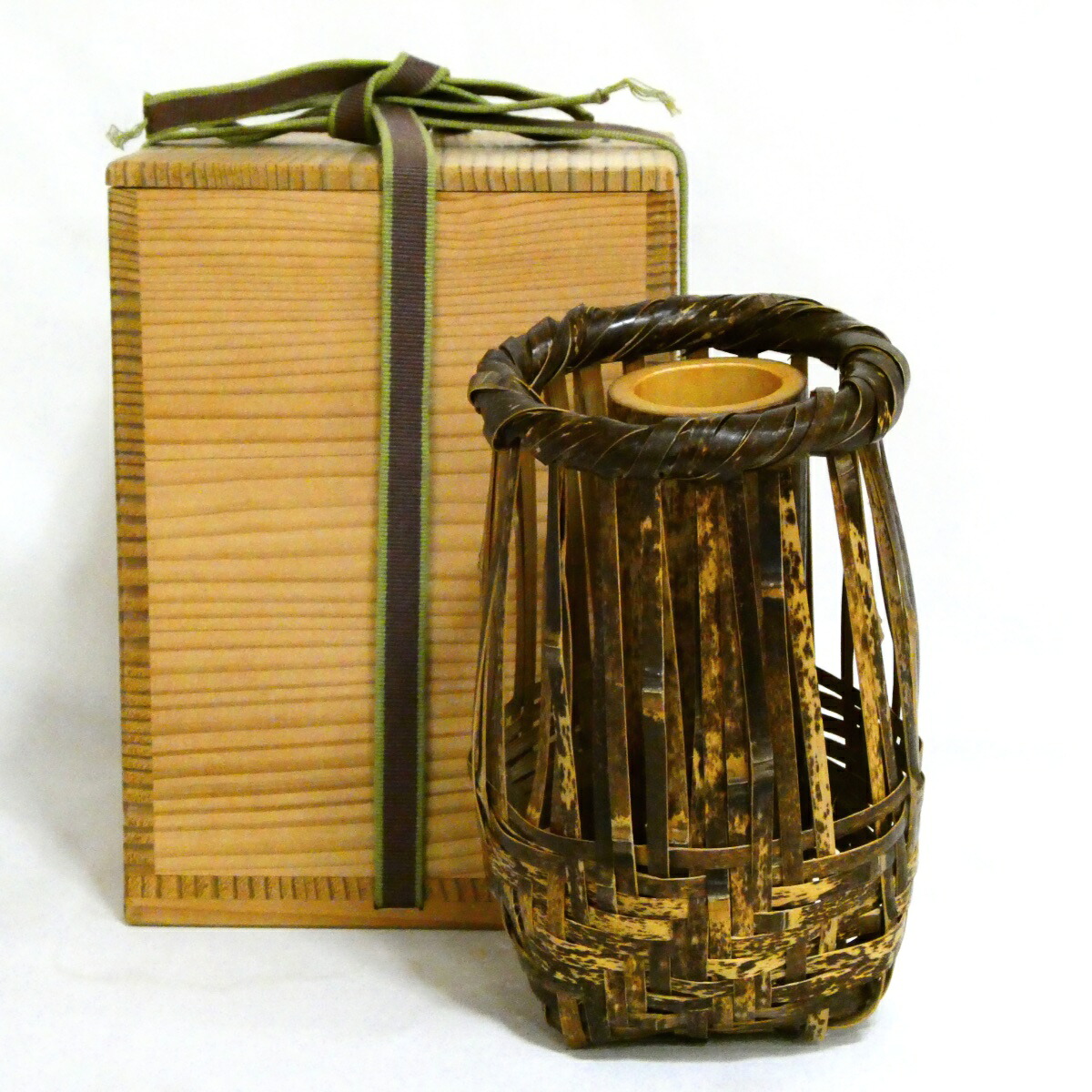 【夏の茶道具】竹工芸家 生野徳三作 紫竹 かけ華籠 花入 茶道具【中古・美品】