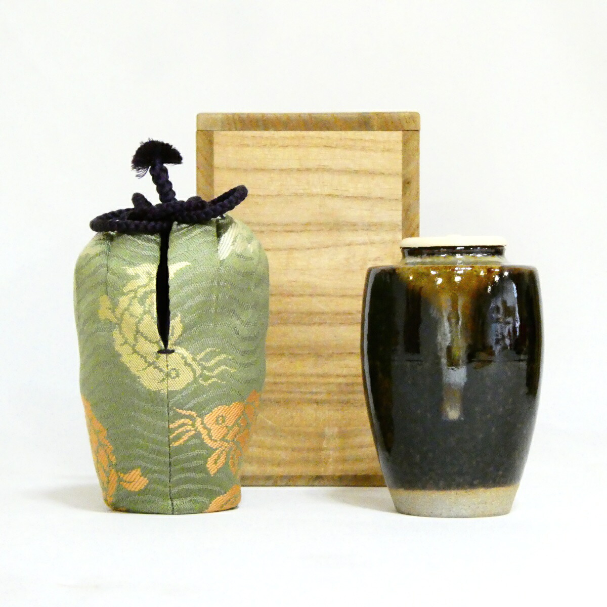【荒磯金襴】膳所焼 陽炎園 岩崎新定作 肩衝茶入 茶道具【中古 美品】