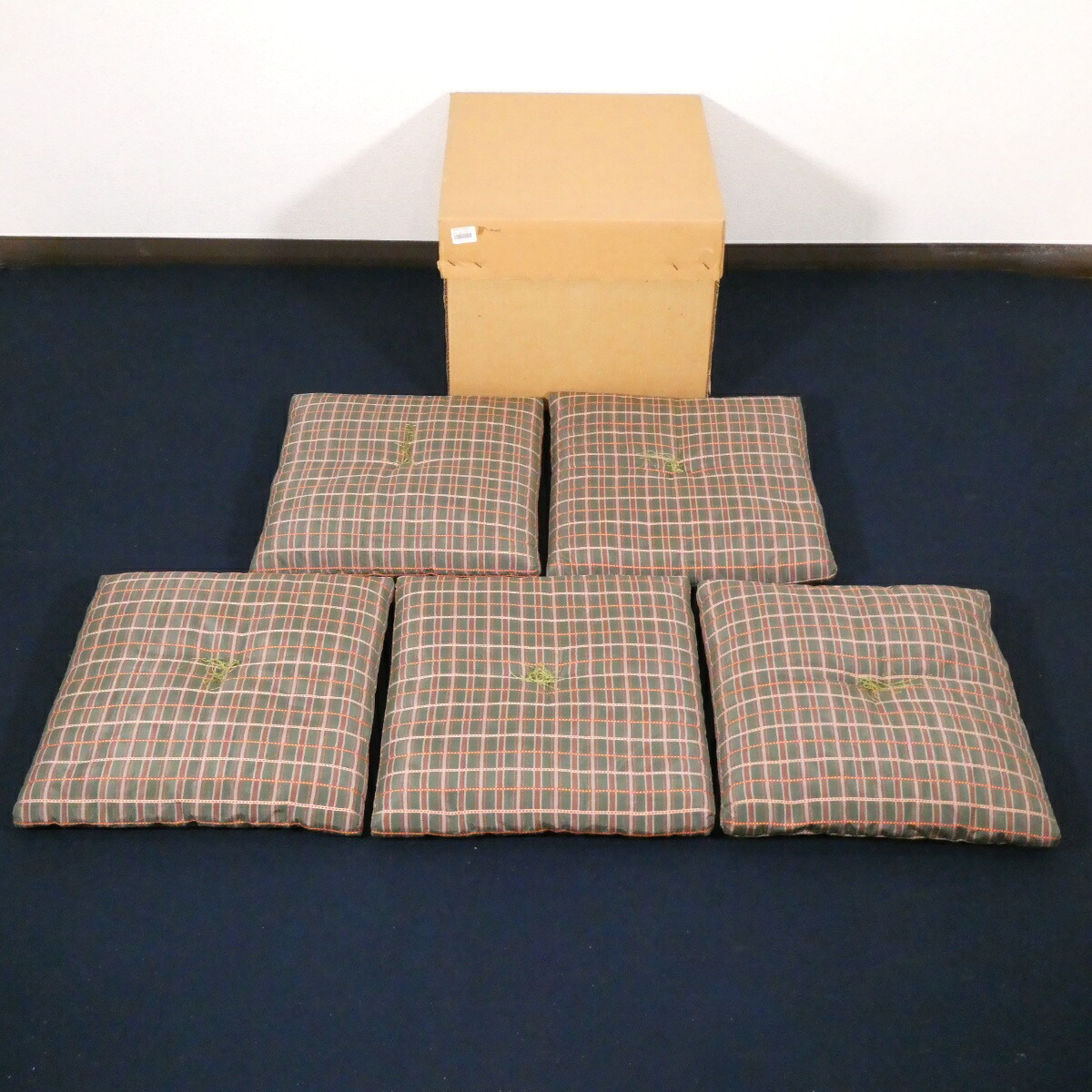 【八月の特売品】茶席用座布団 吉野間道裂 五客分 茶道具【中古 美品】