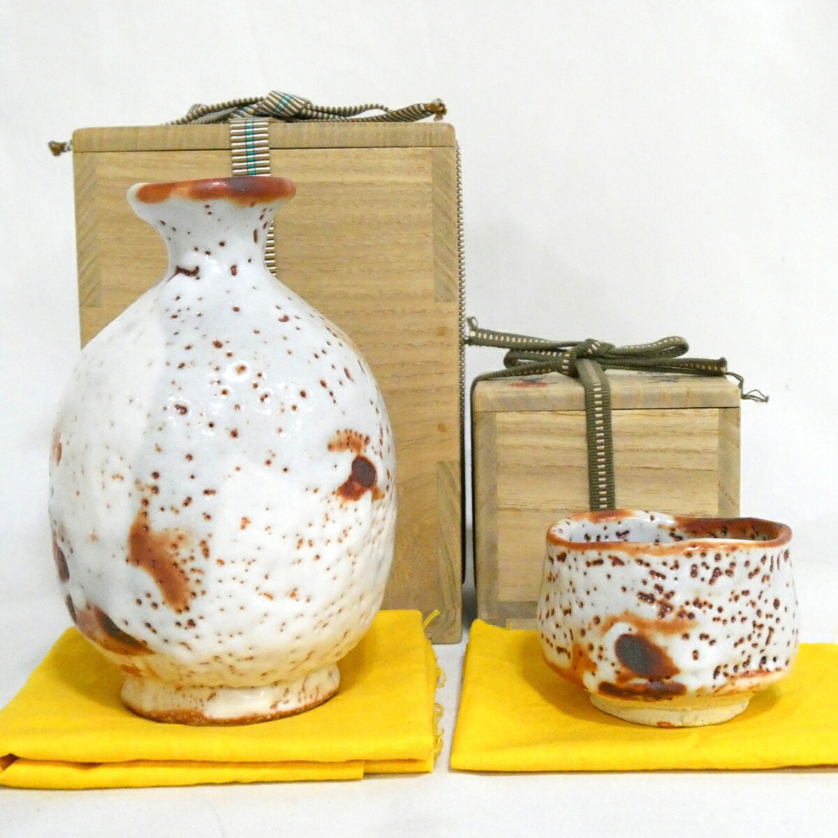【十月の特売品】名工 安藤日出武作 志野 徳利 ぐい呑みセット 高級品【中古 美品】